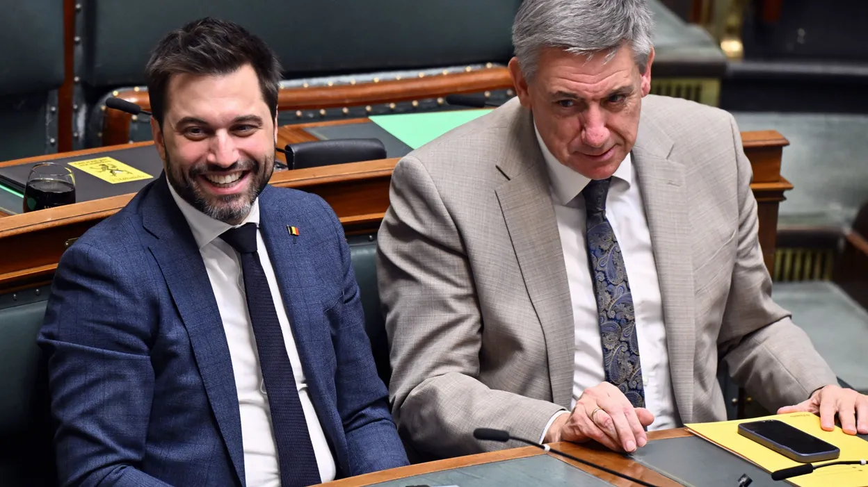 Cordon sanitaire : le MR refuse le débat et pose une équivalence contestée